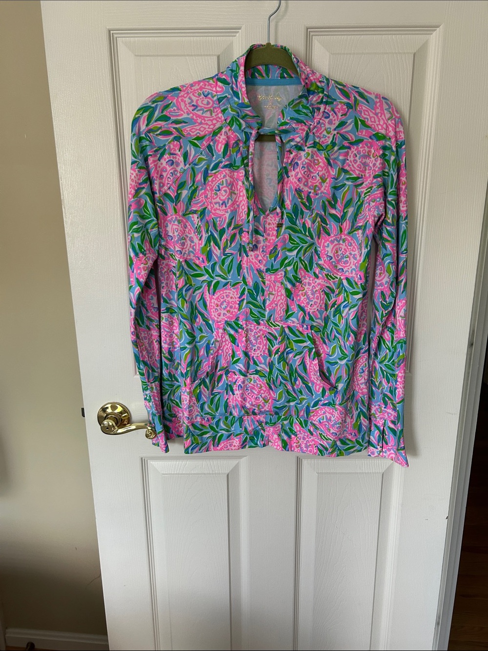 Lilly Pulitzer Cassi Popover “Frenchie Blue Turtley in Love” Sz M